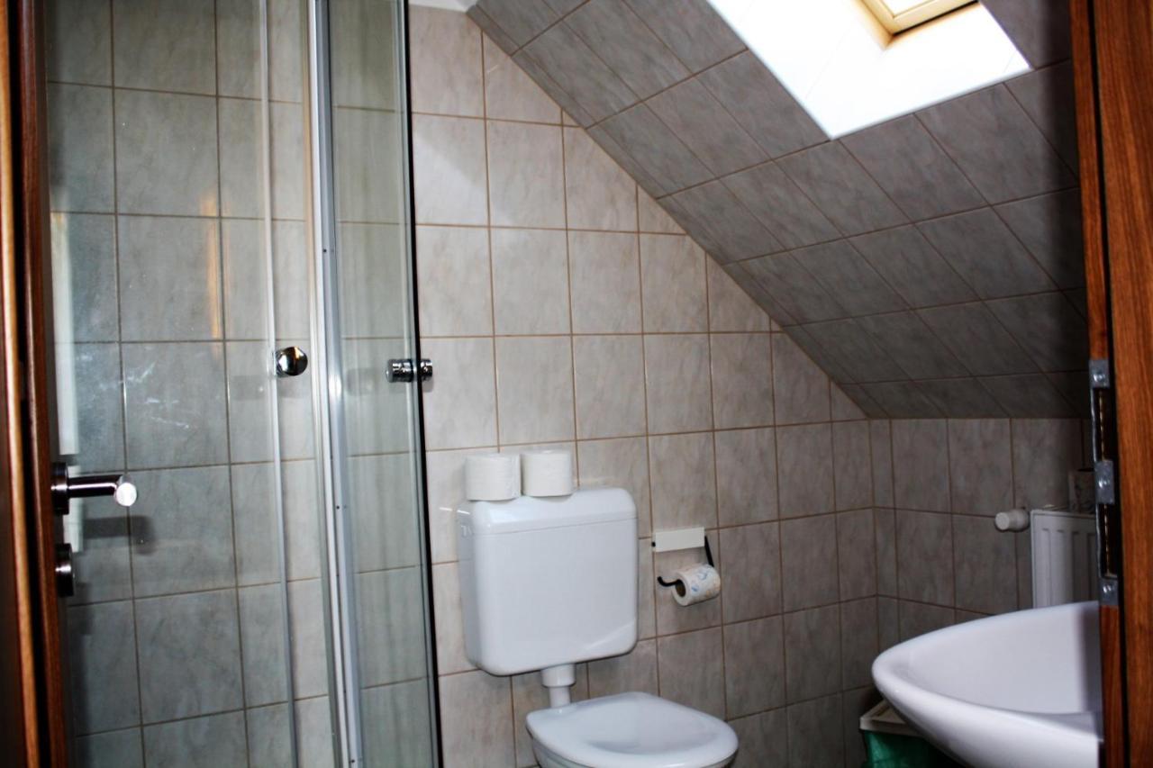 Rembrandt Vendeghaz Hotell Kisbér Exteriör bild