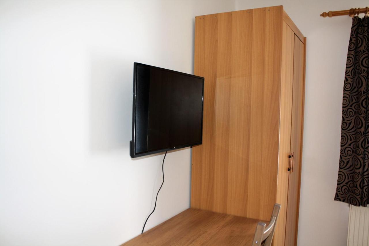 Rembrandt Vendeghaz Hotell Kisbér Exteriör bild